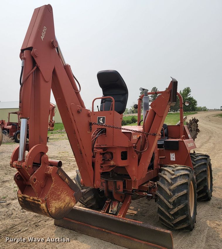 image for item ML9390 1993 Ditch Witch 7610  trencher