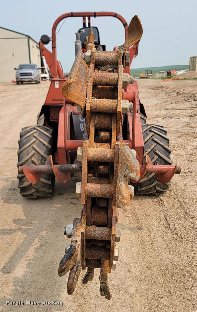 image for item ML9390 1993 Ditch Witch 7610  trencher