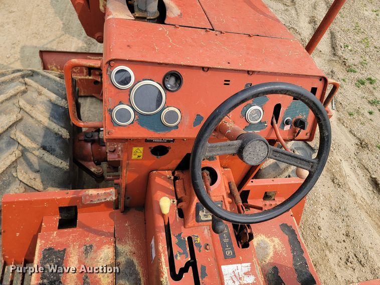 image for item ML9390 1993 Ditch Witch 7610  trencher