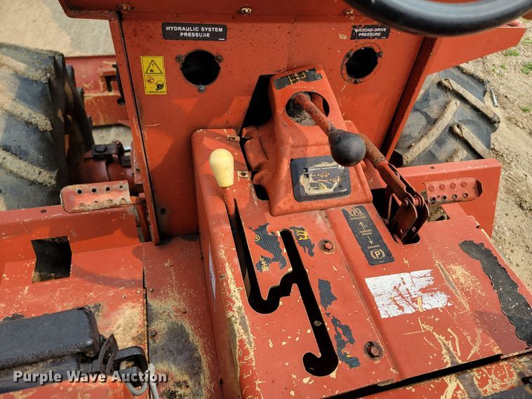 image for item ML9390 1993 Ditch Witch 7610  trencher