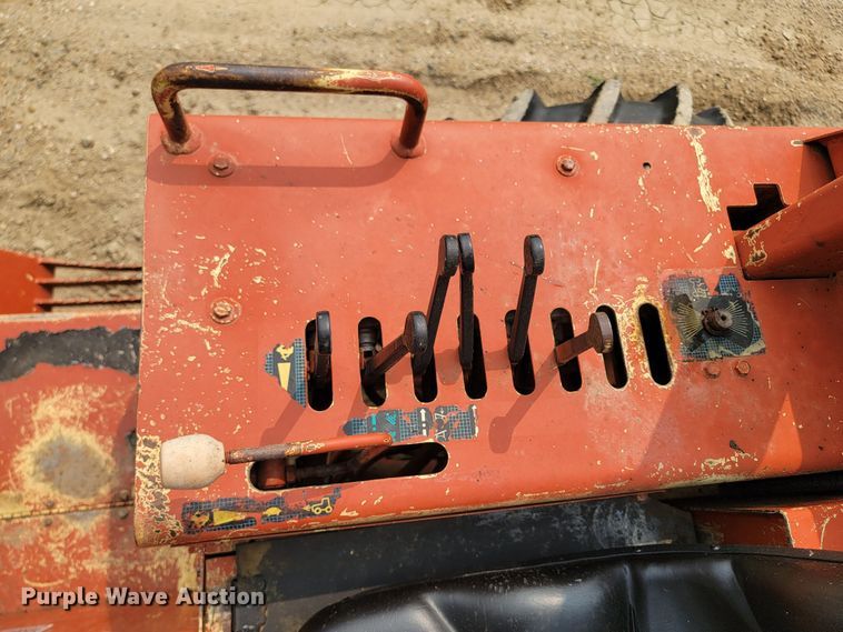 image for item ML9390 1993 Ditch Witch 7610  trencher