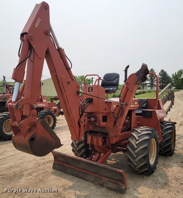 image for item ML9391 1993 Ditch Witch 7610  trencher