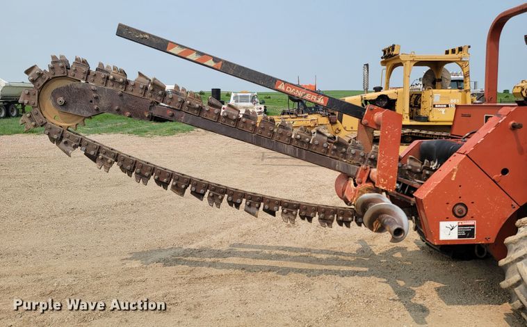 image for item ML9391 1993 Ditch Witch 7610  trencher