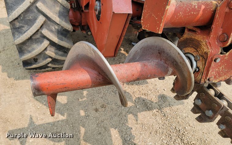 image for item ML9391 1993 Ditch Witch 7610  trencher