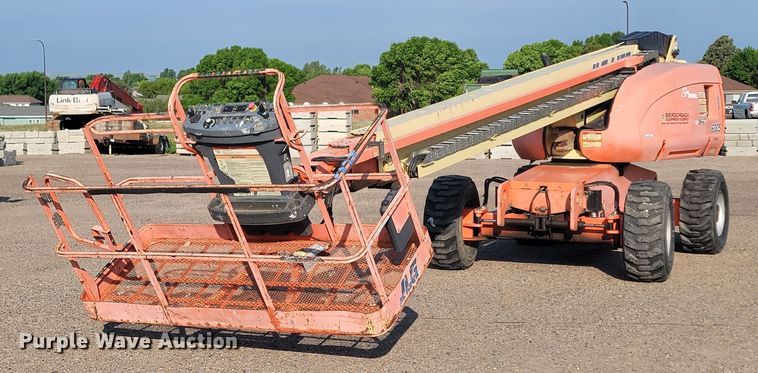 image for item ML9412 2005 JLG 600S  boom lift