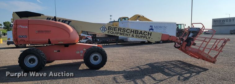 image for item ML9412 2005 JLG 600S  boom lift