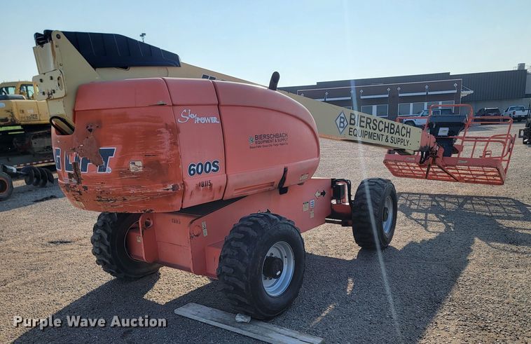 image for item ML9412 2005 JLG 600S  boom lift