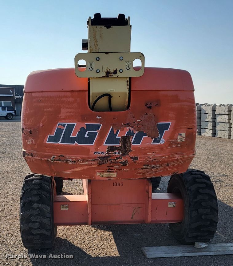 image for item ML9412 2005 JLG 600S  boom lift