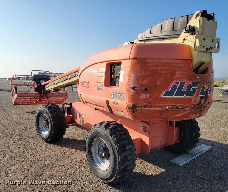 image for item ML9412 2005 JLG 600S  boom lift