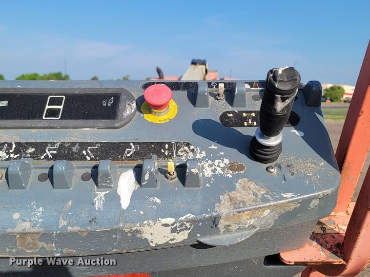 image for item ML9412 2005 JLG 600S  boom lift