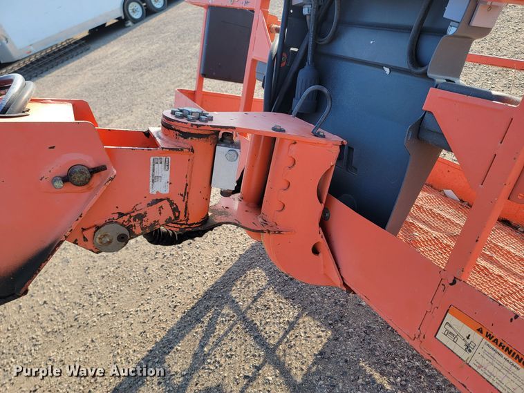 image for item ML9412 2005 JLG 600S  boom lift