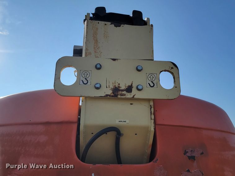 image for item ML9412 2005 JLG 600S  boom lift