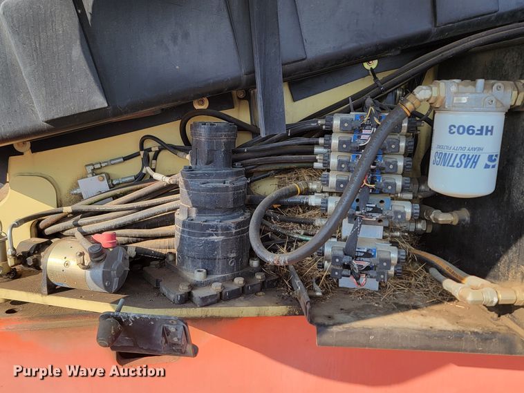 image for item ML9412 2005 JLG 600S  boom lift