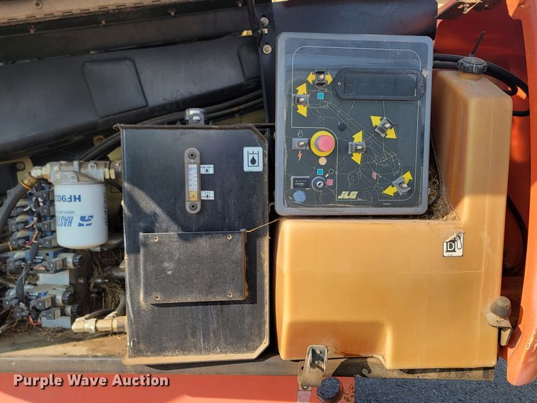 image for item ML9412 2005 JLG 600S  boom lift