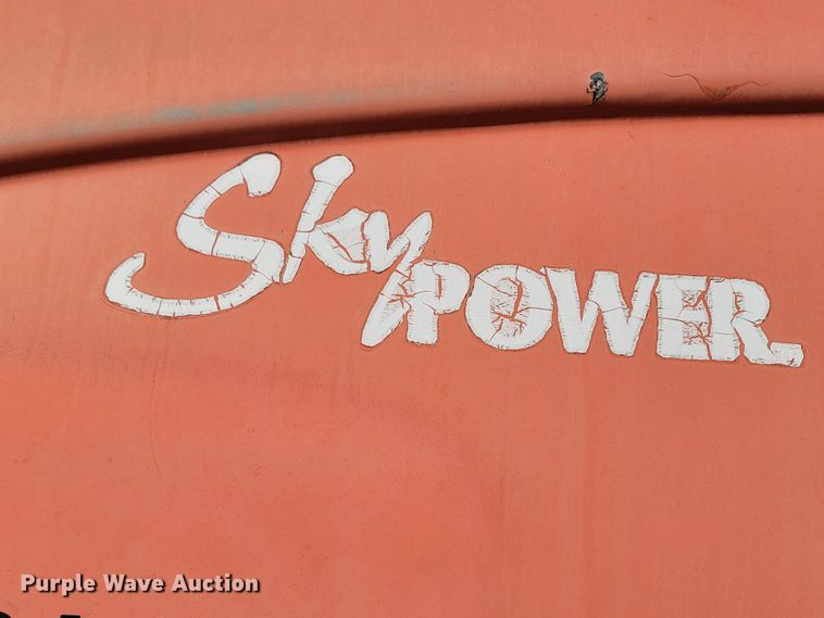 image for item ML9412 2005 JLG 600S  boom lift