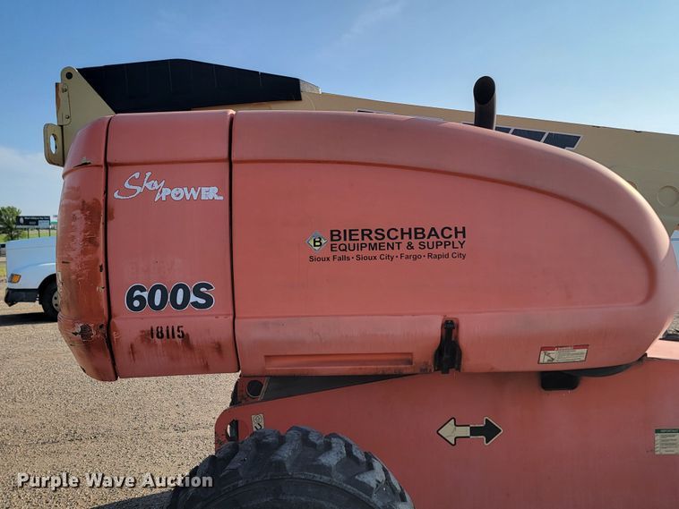 image for item ML9412 2005 JLG 600S  boom lift