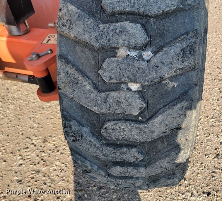 image for item ML9412 2005 JLG 600S  boom lift