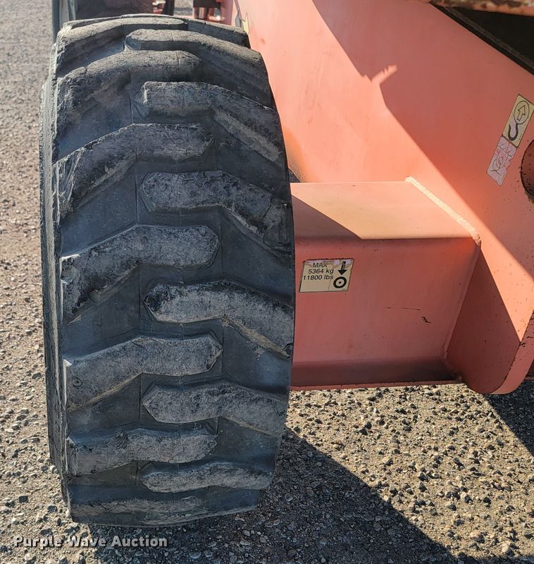 image for item ML9412 2005 JLG 600S  boom lift