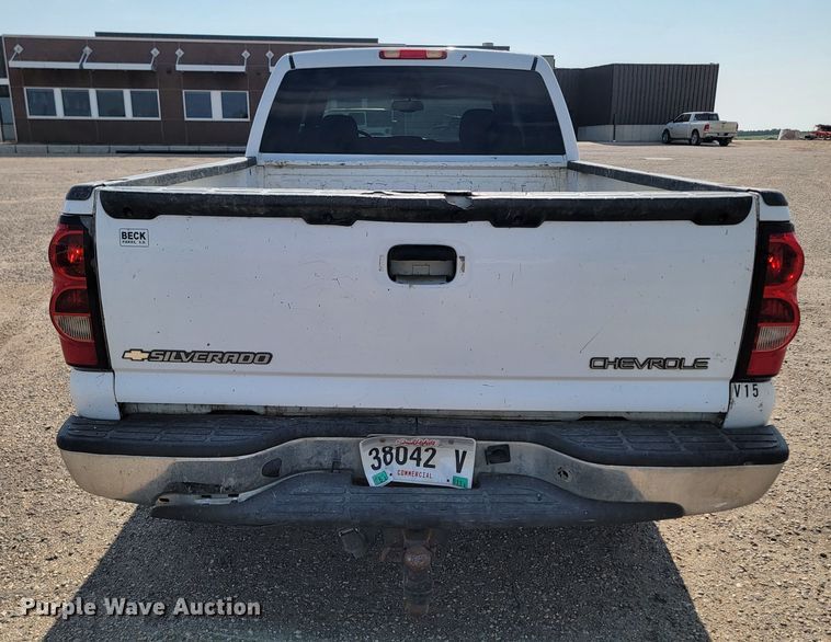 image for item ML9413 2005 Chevrolet Silverado 1500  Crew Cab pickup truck