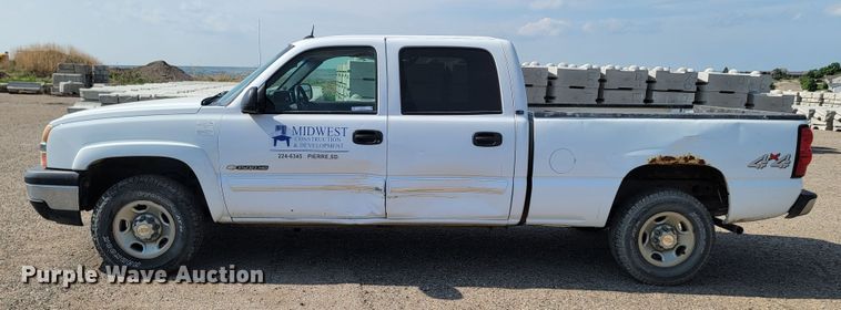 image for item ML9413 2005 Chevrolet Silverado 1500  Crew Cab pickup truck