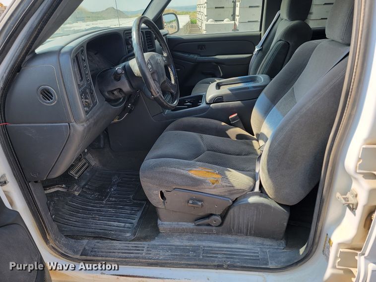 image for item ML9413 2005 Chevrolet Silverado 1500  Crew Cab pickup truck