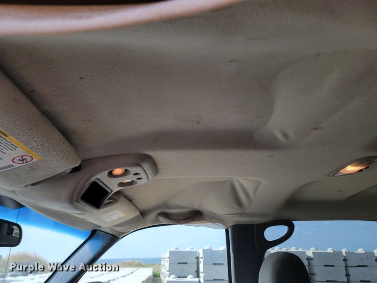 image for item ML9413 2005 Chevrolet Silverado 1500  Crew Cab pickup truck