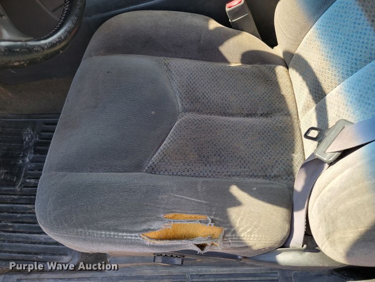 image for item ML9413 2005 Chevrolet Silverado 1500  Crew Cab pickup truck