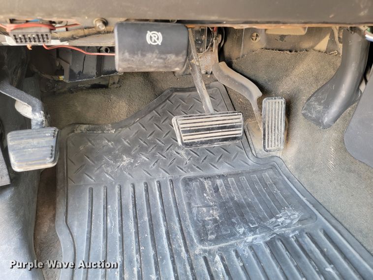 image for item ML9413 2005 Chevrolet Silverado 1500  Crew Cab pickup truck