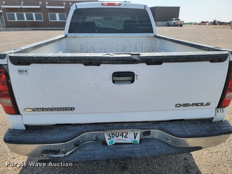 image for item ML9413 2005 Chevrolet Silverado 1500  Crew Cab pickup truck