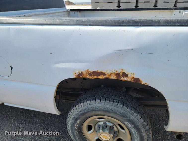 image for item ML9413 2005 Chevrolet Silverado 1500  Crew Cab pickup truck