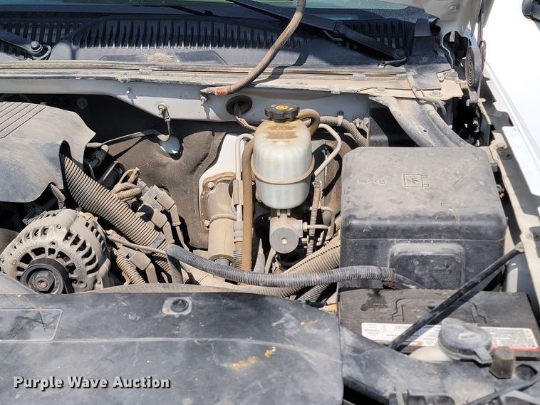 image for item ML9413 2005 Chevrolet Silverado 1500  Crew Cab pickup truck