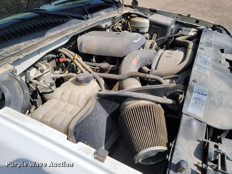 image for item ML9413 2005 Chevrolet Silverado 1500  Crew Cab pickup truck