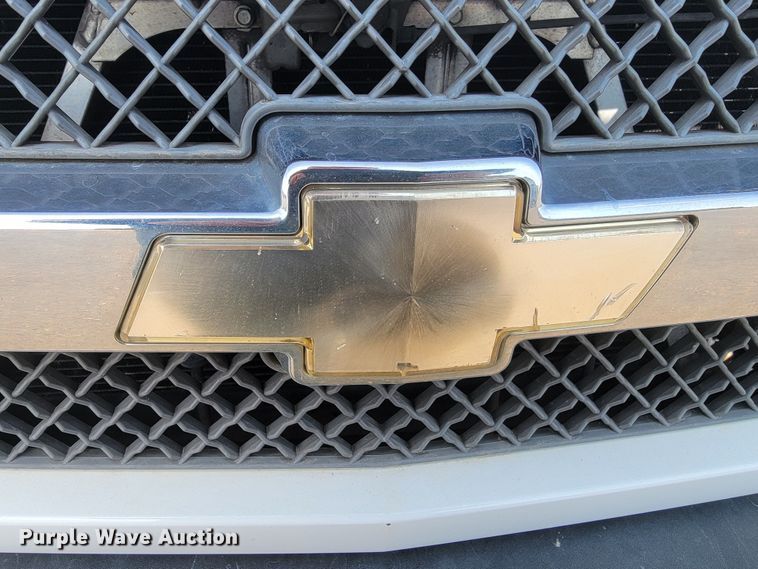 image for item ML9413 2005 Chevrolet Silverado 1500  Crew Cab pickup truck