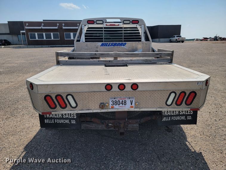 image for item ML9414 2002 Chevrolet Silverado 3500  Ext. Cab flatbed pickup truck