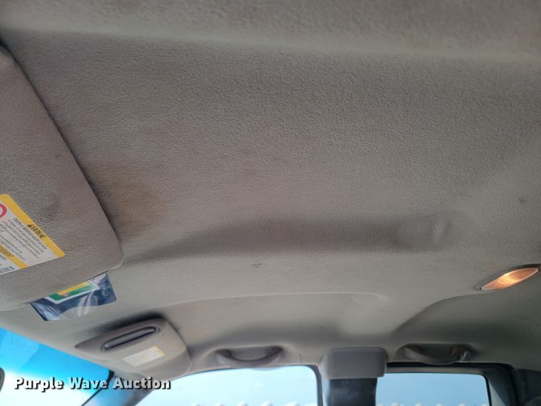 image for item ML9414 2002 Chevrolet Silverado 3500  Ext. Cab flatbed pickup truck