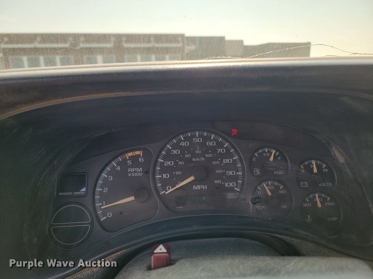 image for item ML9414 2002 Chevrolet Silverado 3500  Ext. Cab flatbed pickup truck