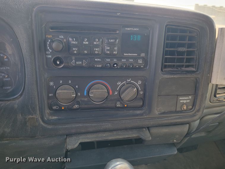 image for item ML9414 2002 Chevrolet Silverado 3500  Ext. Cab flatbed pickup truck