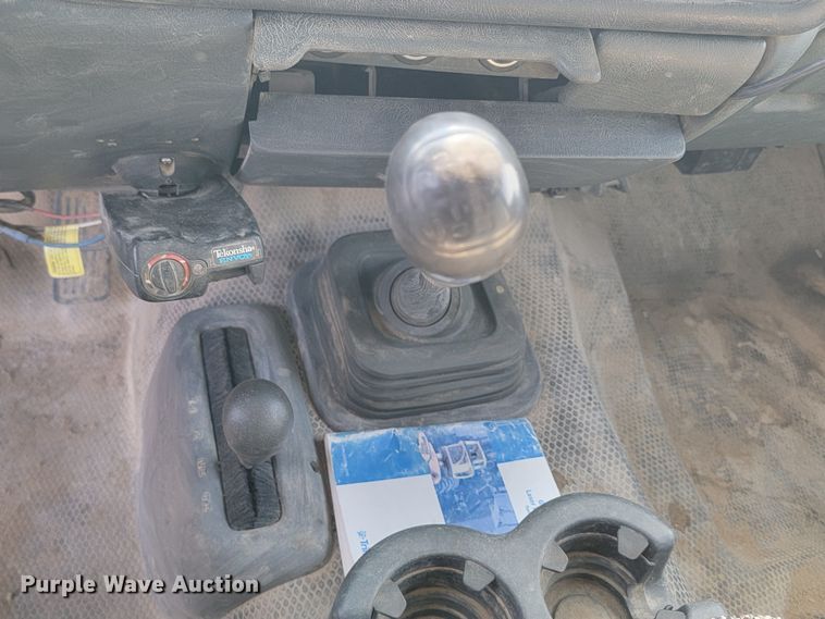 image for item ML9414 2002 Chevrolet Silverado 3500  Ext. Cab flatbed pickup truck