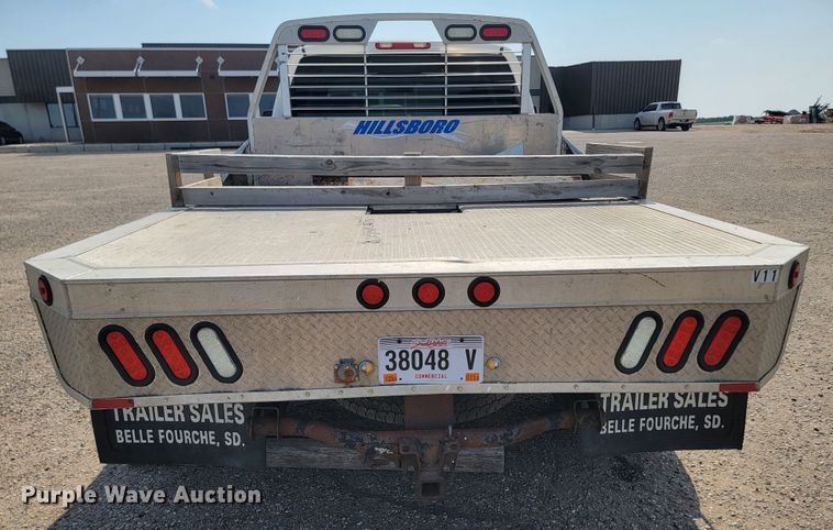 image for item ML9414 2002 Chevrolet Silverado 3500  Ext. Cab flatbed pickup truck