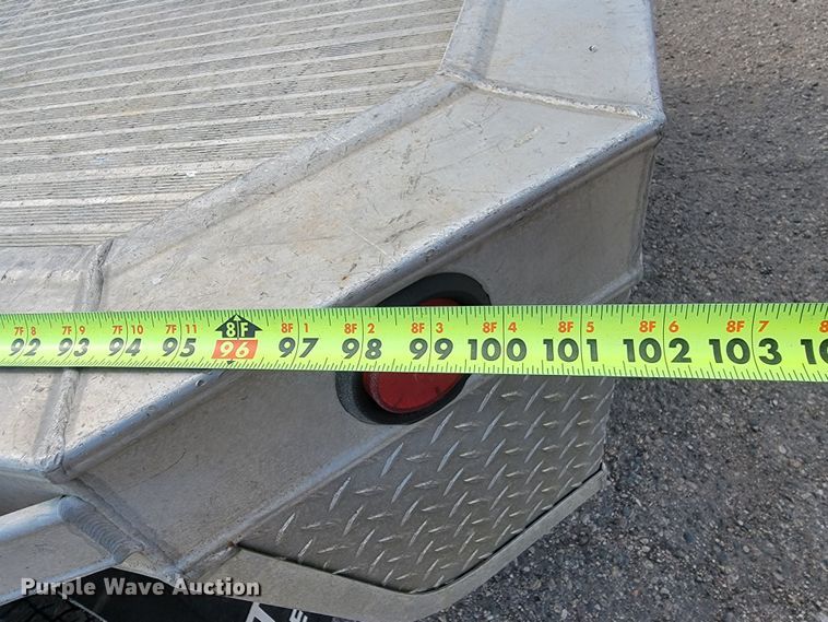 image for item ML9414 2002 Chevrolet Silverado 3500  Ext. Cab flatbed pickup truck