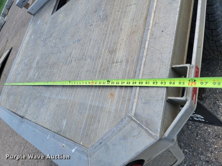 image for item ML9414 2002 Chevrolet Silverado 3500  Ext. Cab flatbed pickup truck