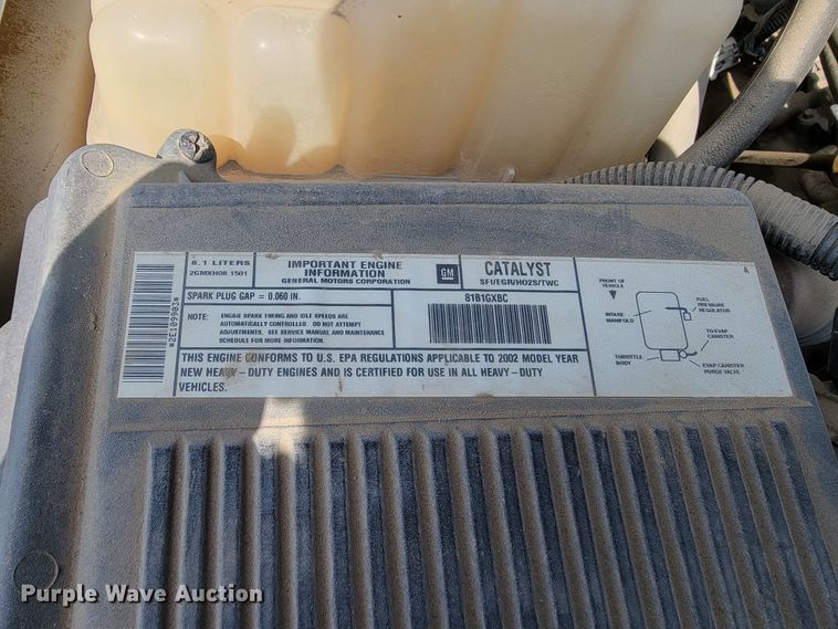 image for item ML9414 2002 Chevrolet Silverado 3500  Ext. Cab flatbed pickup truck