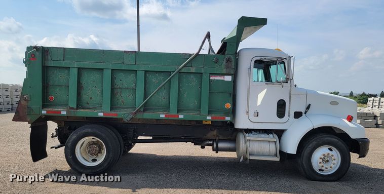 image for item ML9415 1999 Peterbilt 330  dump truck