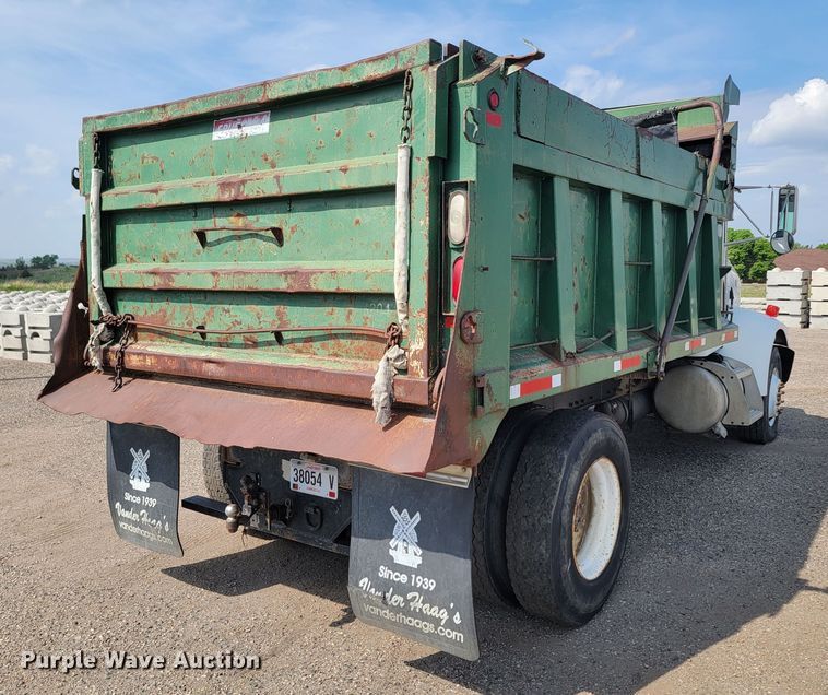 image for item ML9415 1999 Peterbilt 330  dump truck