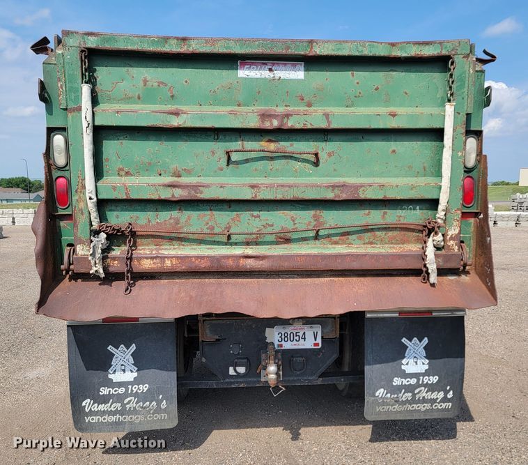 image for item ML9415 1999 Peterbilt 330  dump truck