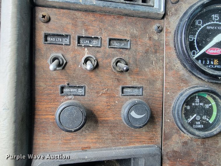 image for item ML9415 1999 Peterbilt 330  dump truck