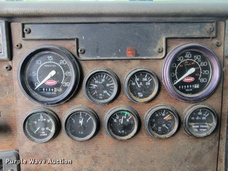 image for item ML9415 1999 Peterbilt 330  dump truck