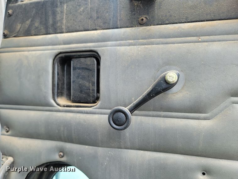 image for item ML9415 1999 Peterbilt 330  dump truck