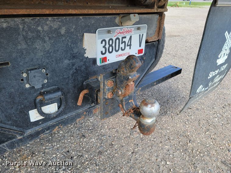 image for item ML9415 1999 Peterbilt 330  dump truck