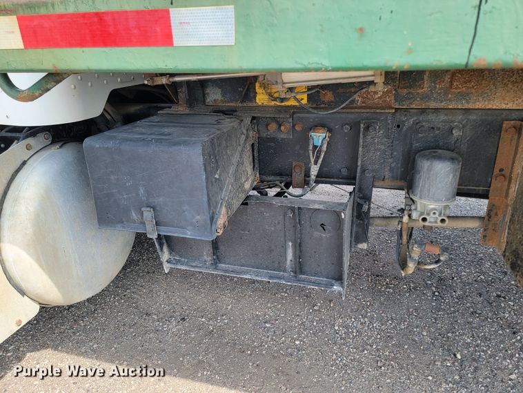 image for item ML9415 1999 Peterbilt 330  dump truck